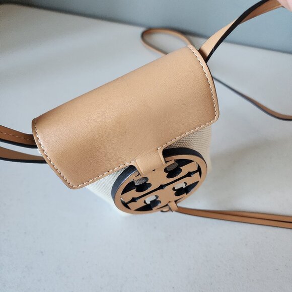 Tory Burch Phone Bag "EUC" - Picture 9 of 16